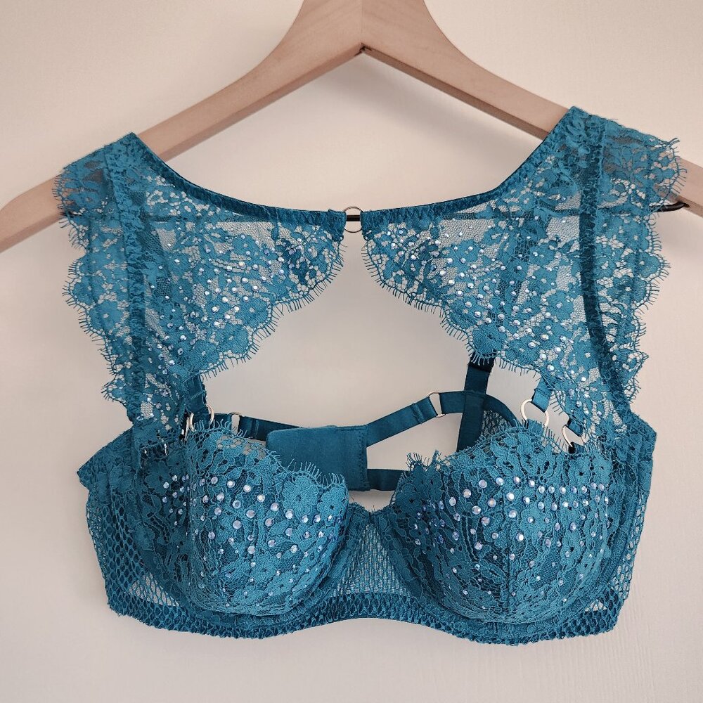 Victoria's Secret Very Sexy Swarovski Crystal Lined Demi Bust Blue Bra Sz. 34C